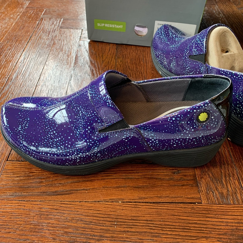 NWOT Dansko Workwear Clogs Size 39